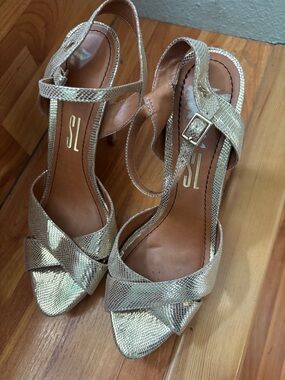 Gold Metallic Strappy Women's Sandals